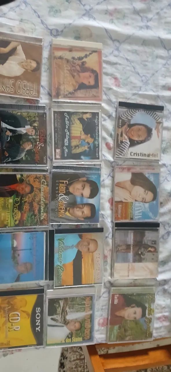 14 CDs evangélicos e porta CD - Foto 4