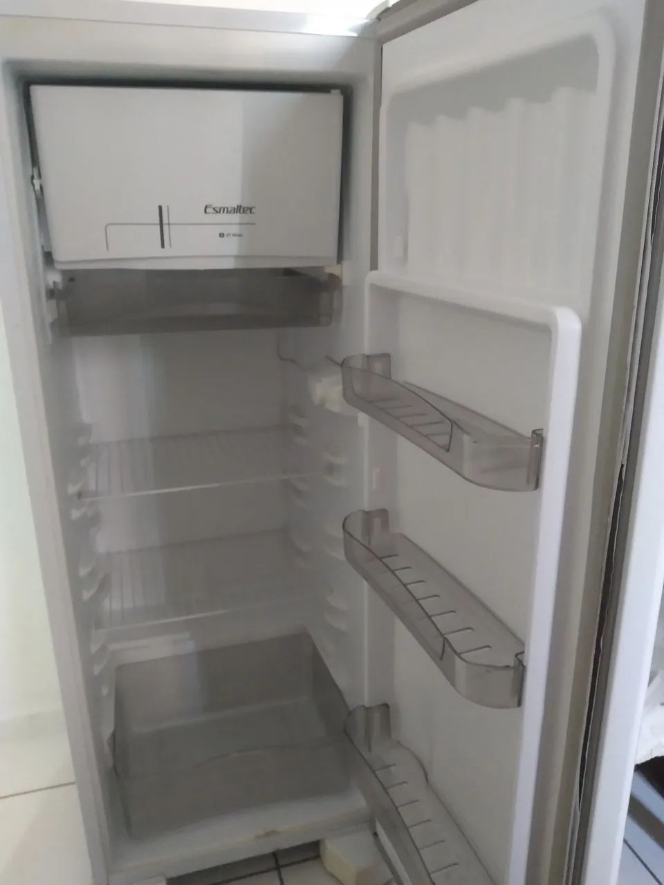 Venda geladeira esmaltec. - Foto 4