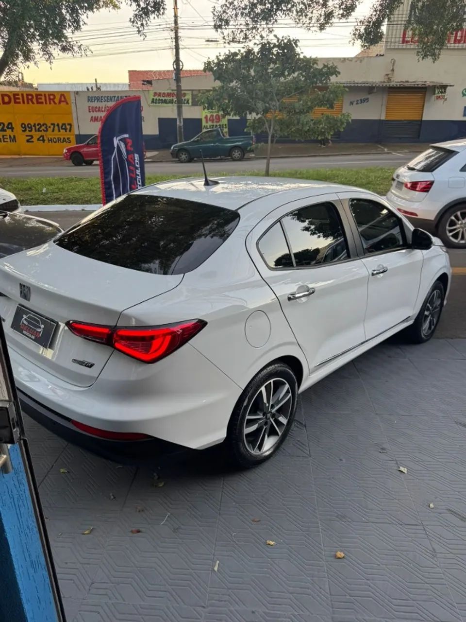 Fiat Cronos Precision 1.3 16V Flex Aut. 2024 - Foto 4