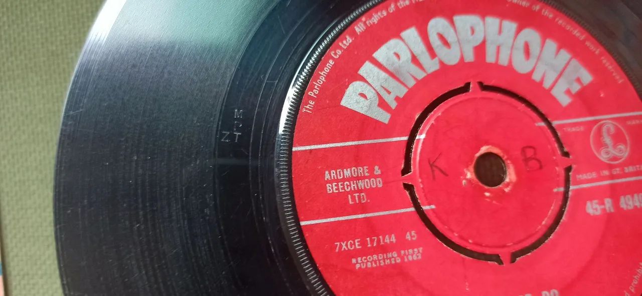 Compacto vinil Beatles inglês  "Love me do" (1st press) - Foto 4