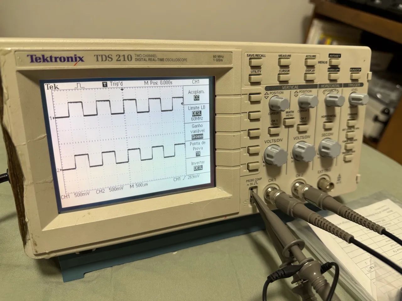 Osciloscópio Tektronix TDS 210 completo