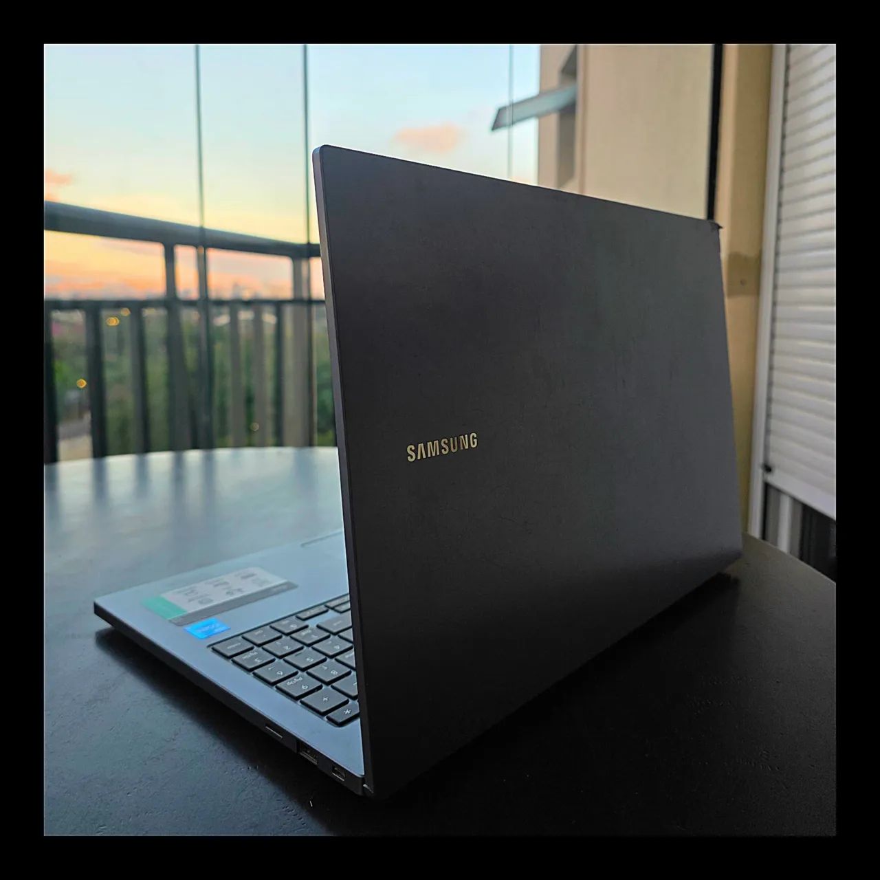 Samsung Book 550XDA - Intel I5 - 256SSD - Foto 3