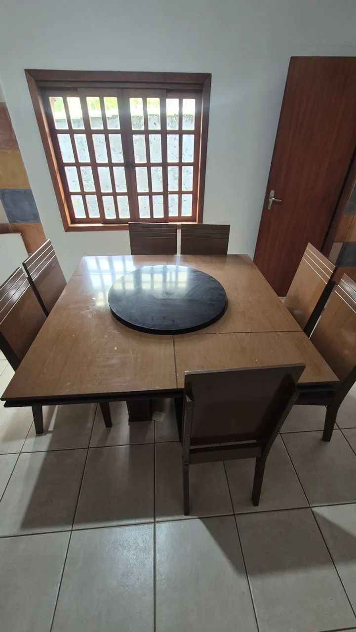 Vendo mesa quadrada com 8 cadeiras. Excelente estaco - Foto 4
