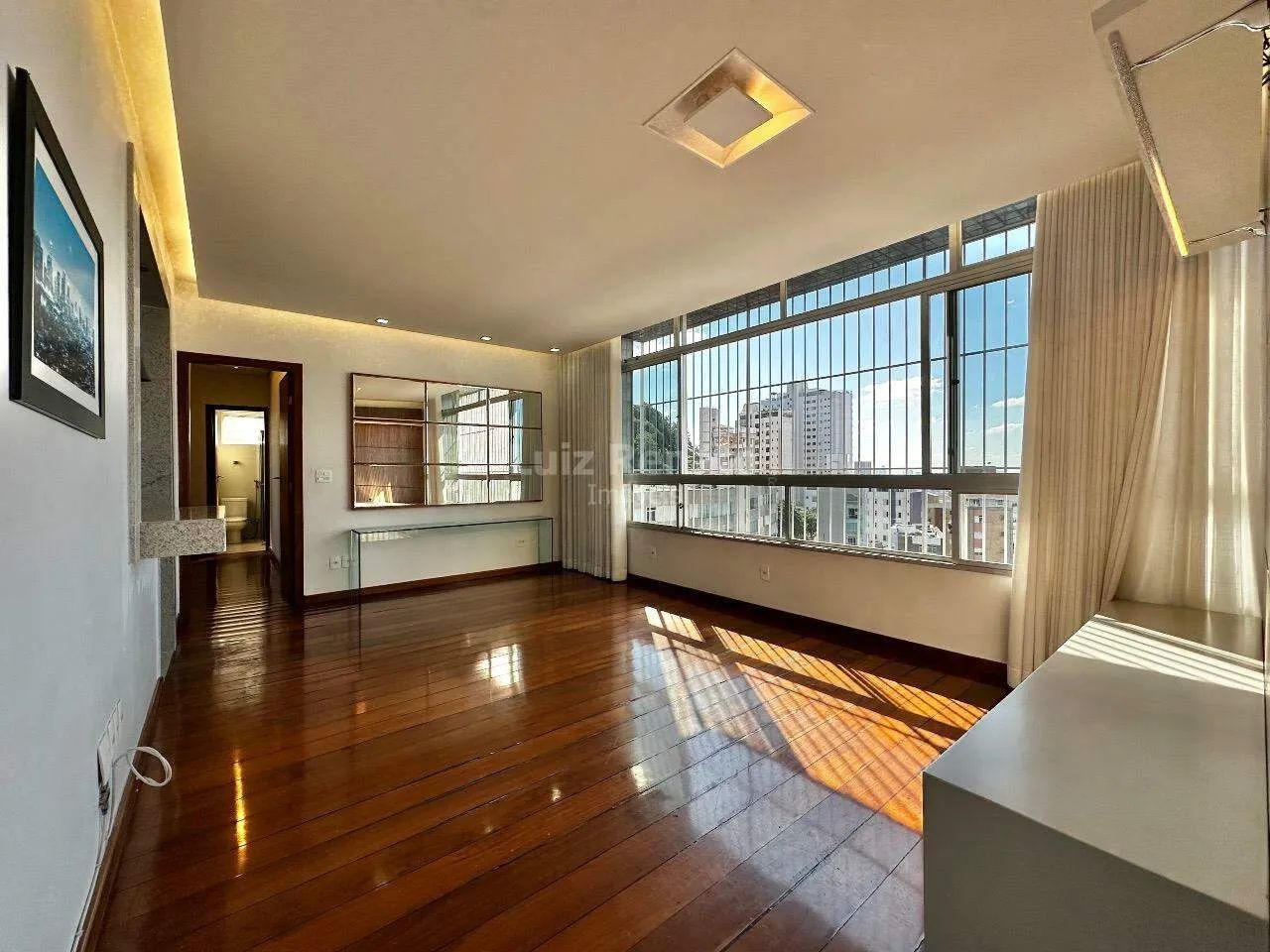 Apartamento à venda no bairro Gutierrez