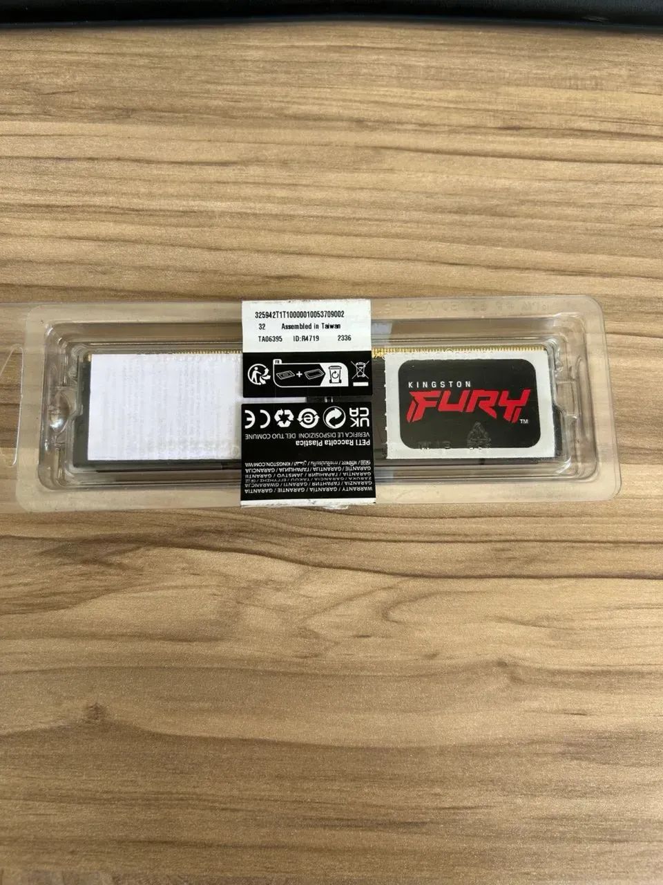 Memória 8GB, DDR5 5600mhz Kingston Fury Beast, Preto - Kf556c40bb