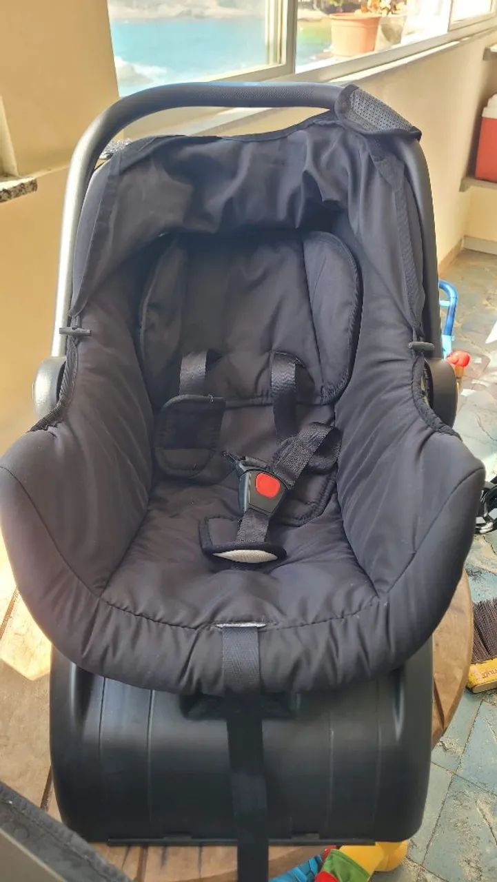 Bebê conforto com base veicular