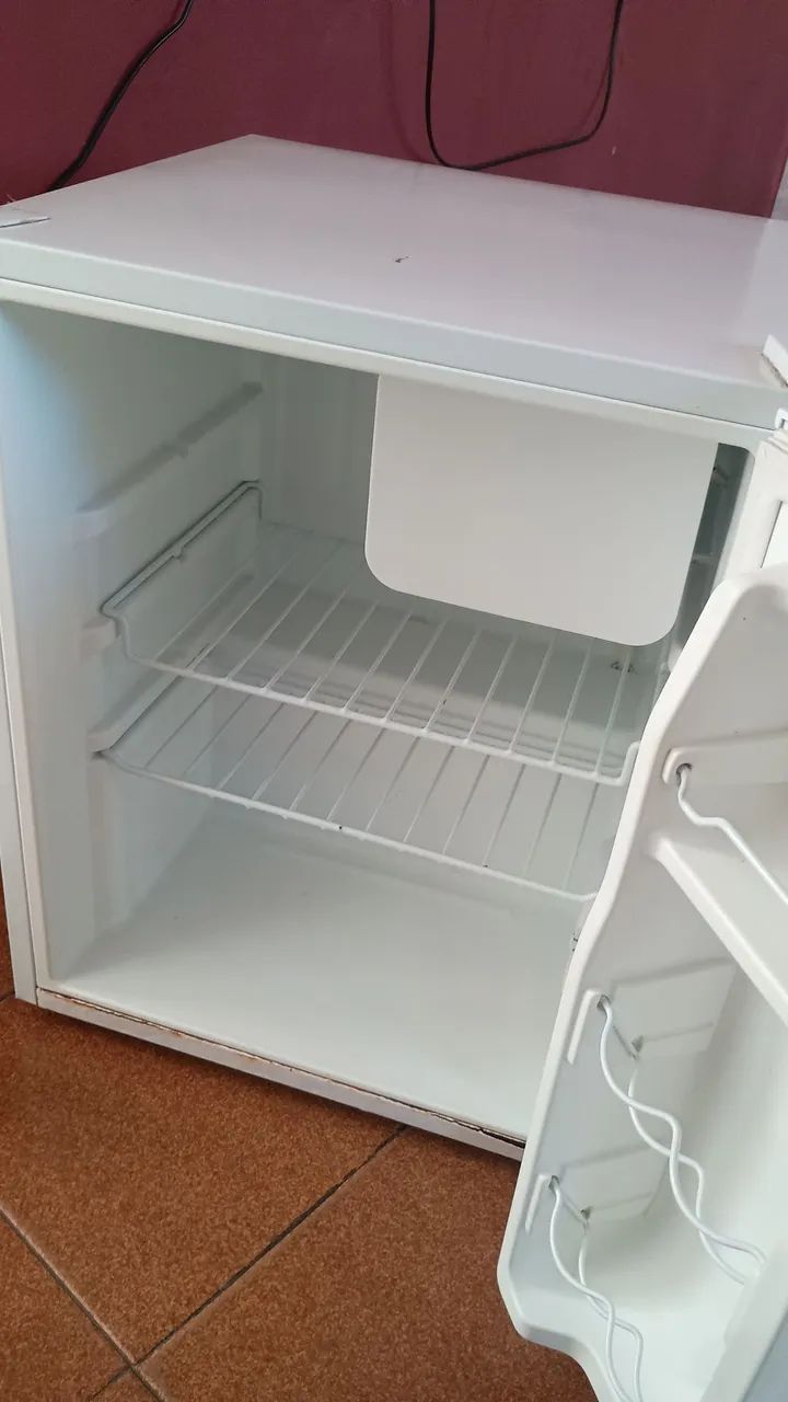 Frigobar usado em BOM ESTADO TEL * - Foto 2