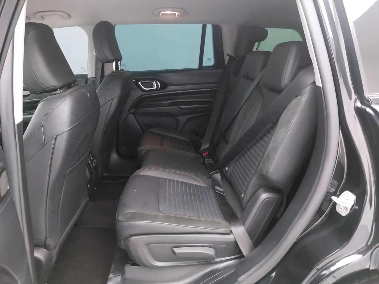 Jeep Commander Limited T270 1.3 TB Flex Aut., foto 17 de 18