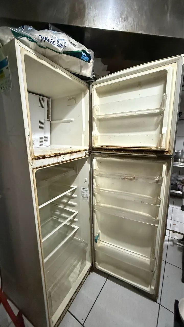 VENDE-SE GELADEIRA COM DEFEITO - Foto 3