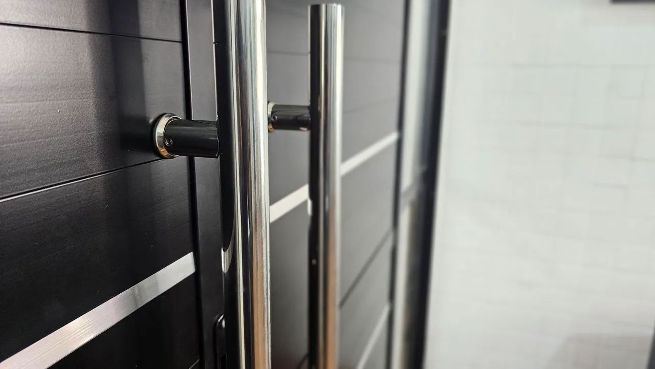 PORTA SACADA LAMBRIL LUXO PRETA 3M - MELHOR PORTA DE ALUMÍNIO - Foto 3