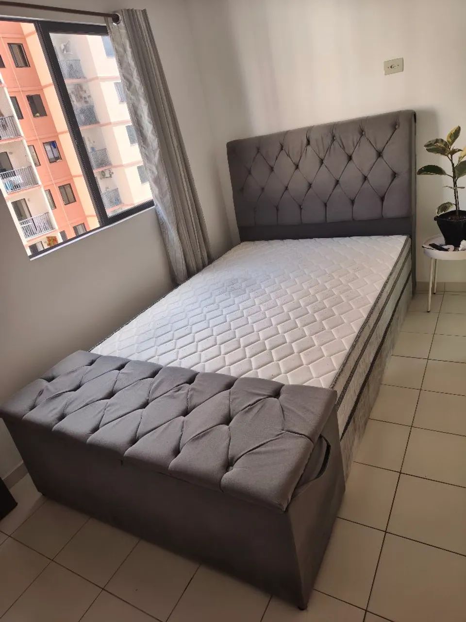 Base cama casal + puff baú