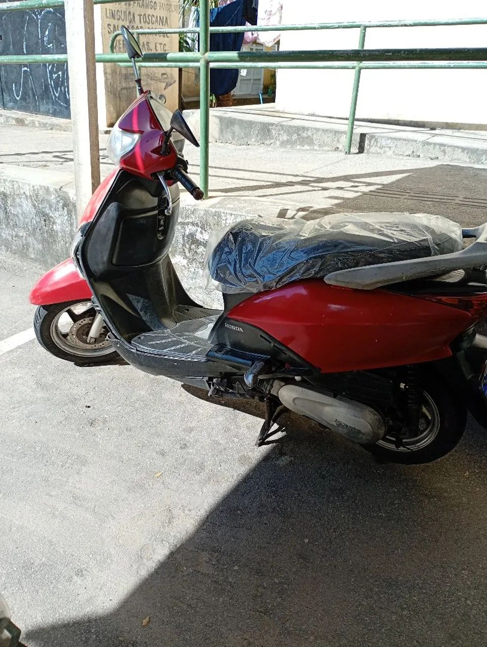 Honda LEAD 2014 vermelha 