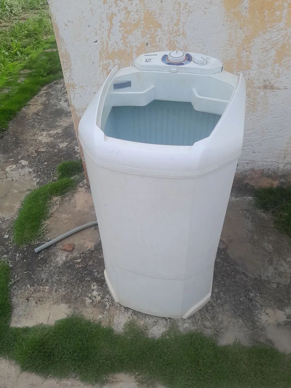 Tanquinho sugar esta tudo funcionando  menos  o moto  parece  que quemou 