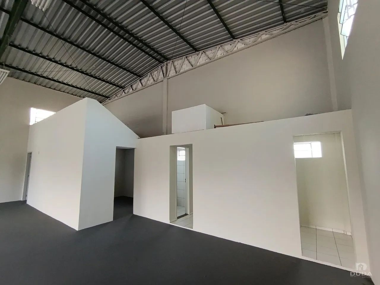 Galpão com 177 m² com 2 banheiros - Foto 3