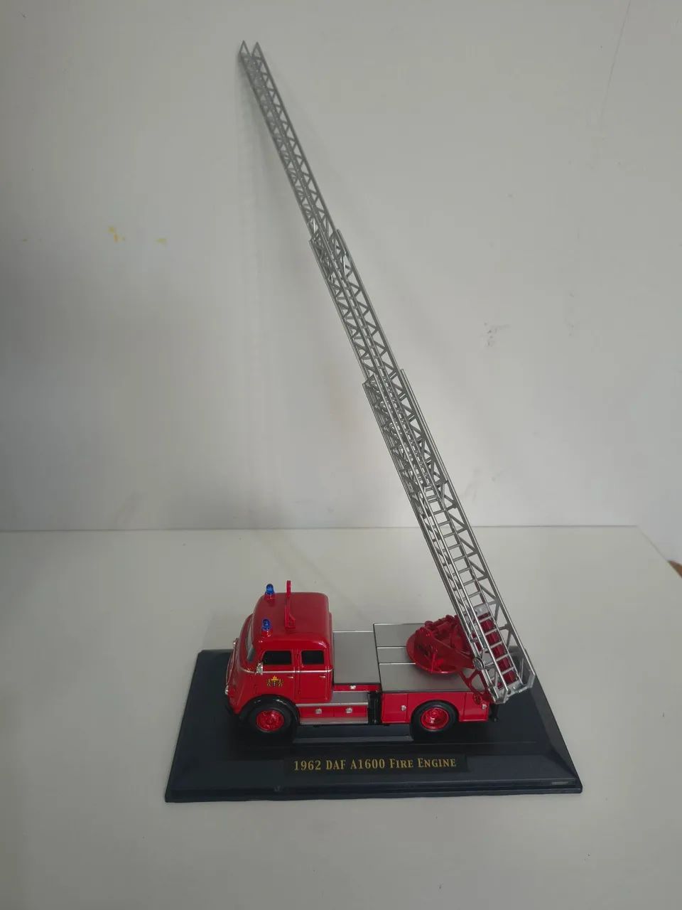 Miniatura Caminhão DAF Bombeiro A1600 - Foto 4