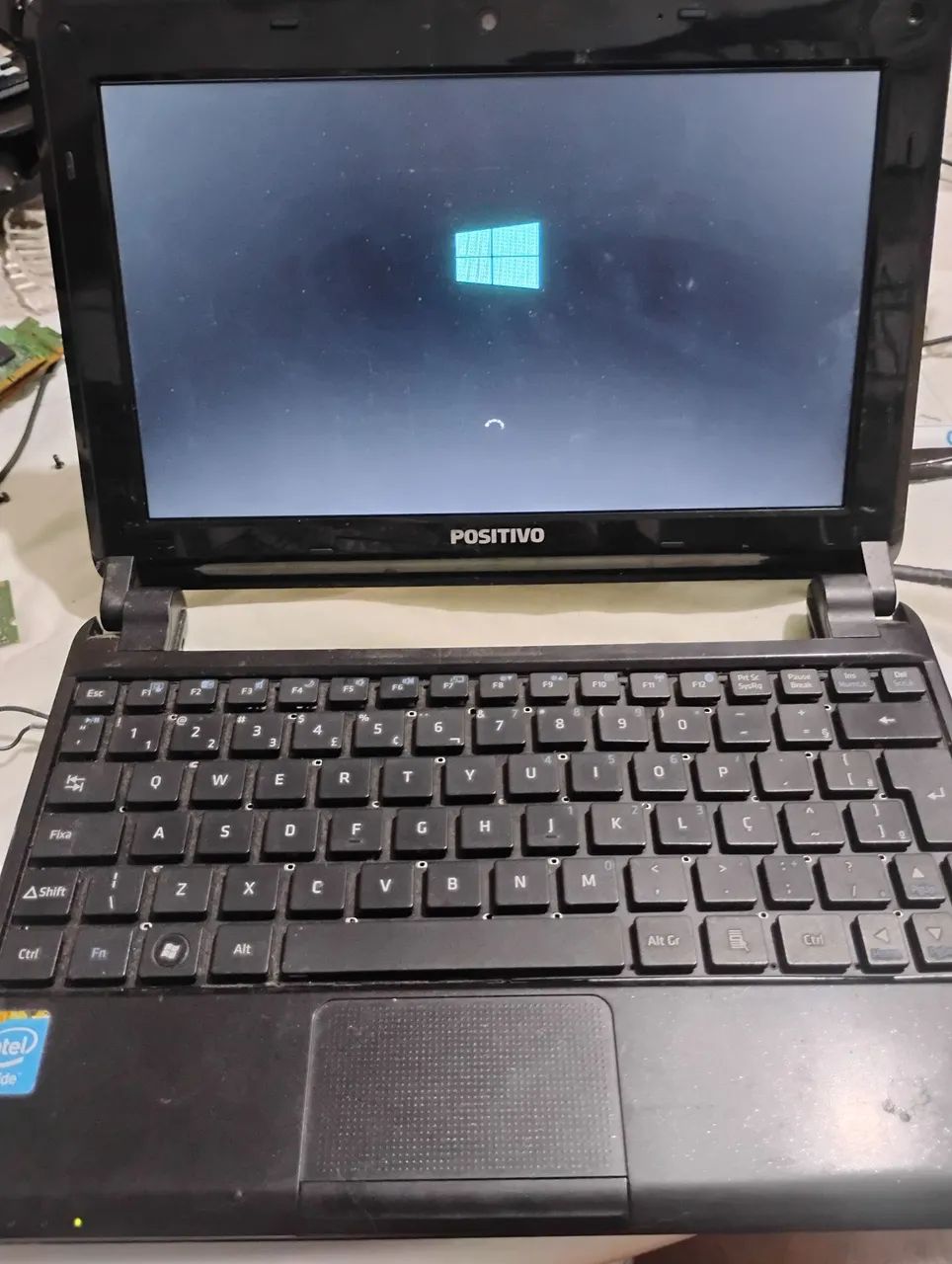 Netbook Positivo funcionando perfeitamente 