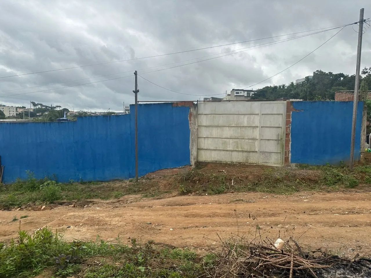 TERRENO À VENDA