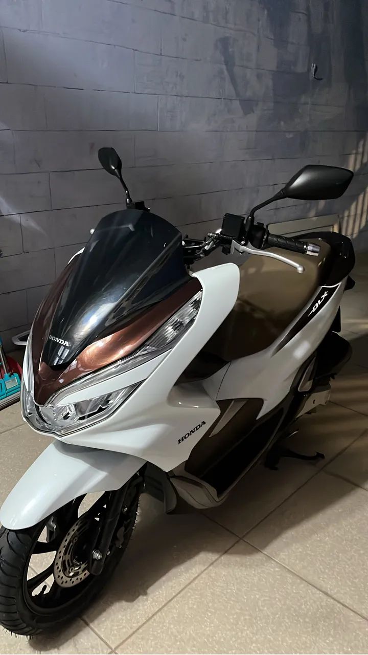 PCX DLX 2021