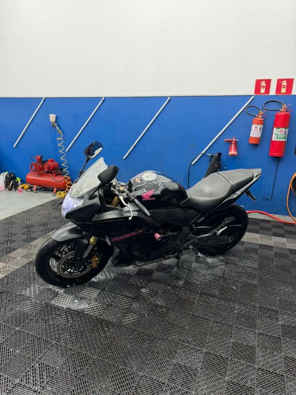 CBR 600F PRETA 2012 - Foto 2