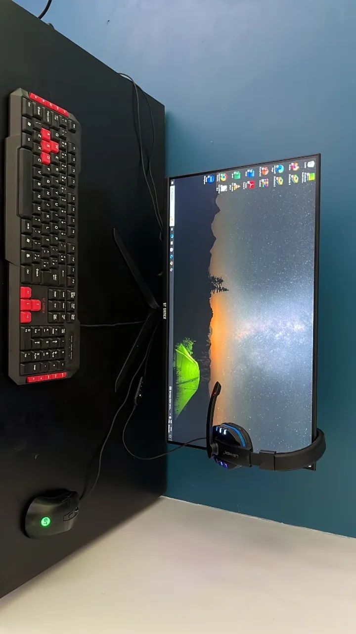PC GAMER completo com uma mesa de brinde 