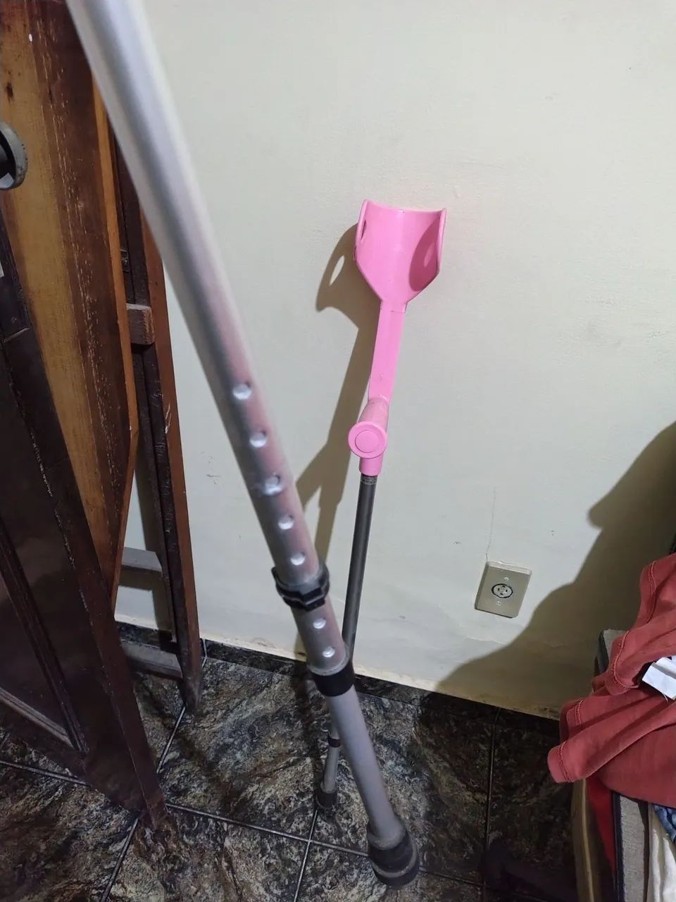 PAR DE MULETA ROSA ALTURA REGULÁVEL  - Foto 2