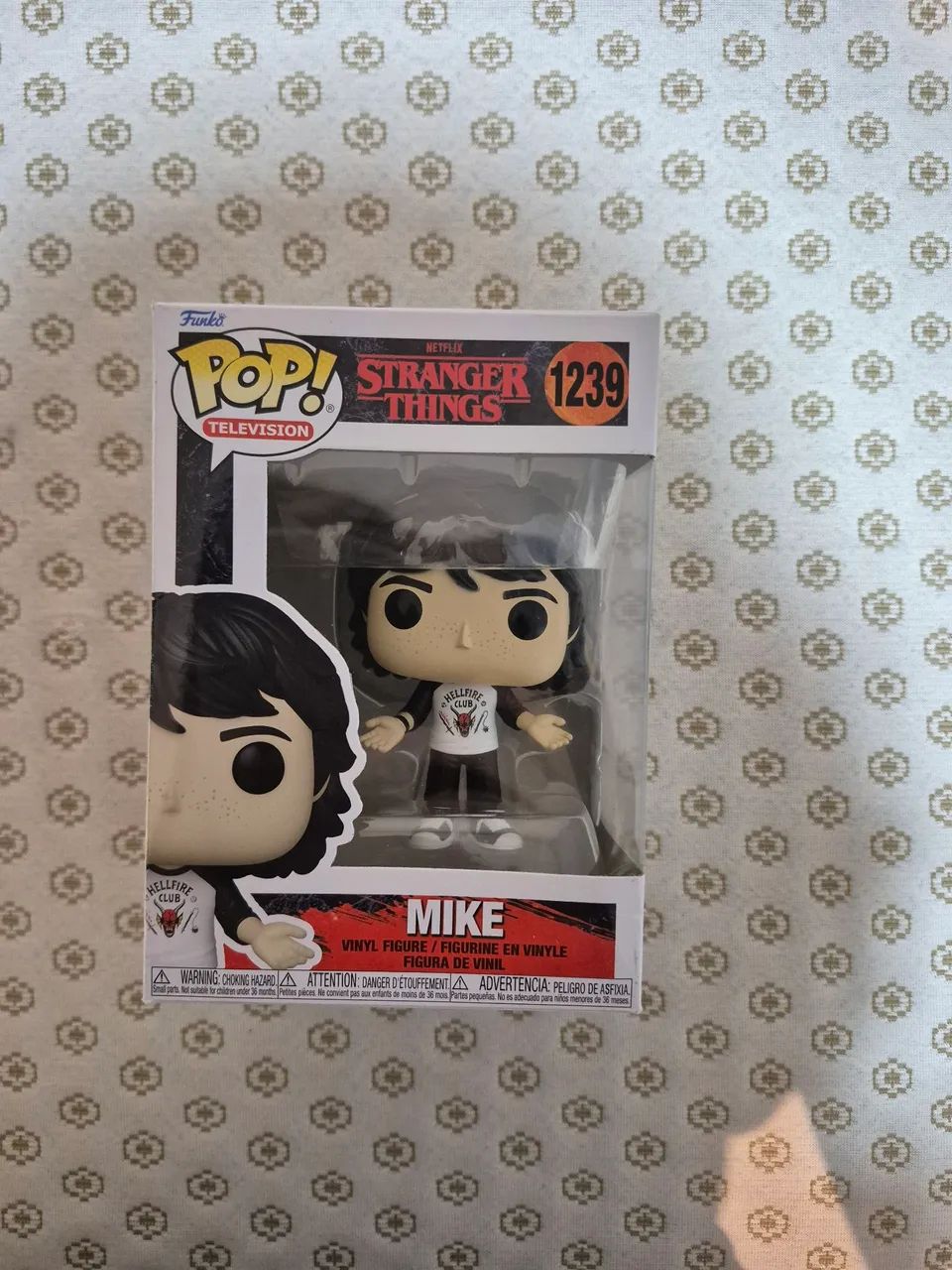 Funko pop Mike Stranger Things com caixa 