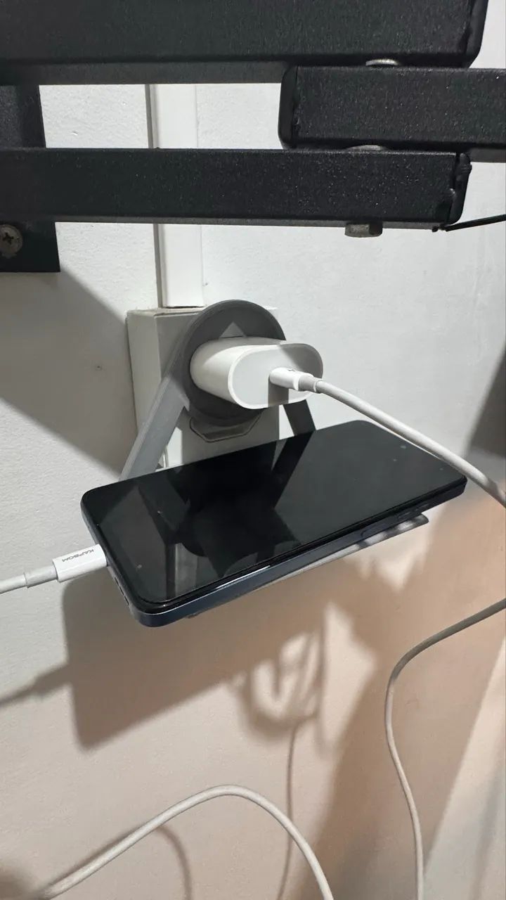 Suporte de tomada para celular - Foto 4