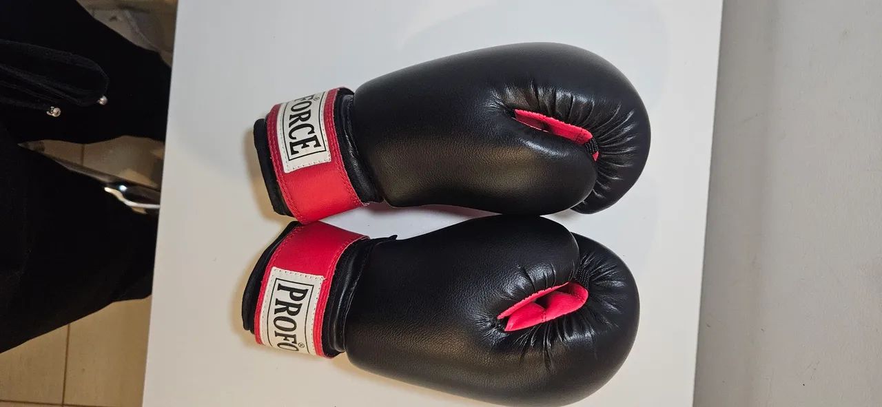 luvas muay thai proforce preta e vermelha - Foto 3