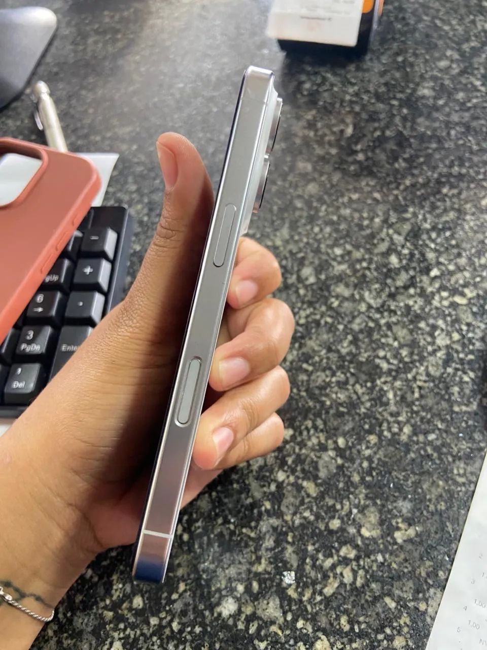 iPhone 16 pro 128gb - Foto 4