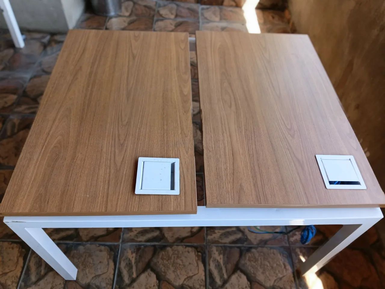 Mesa com tomada embutida  - Foto 3