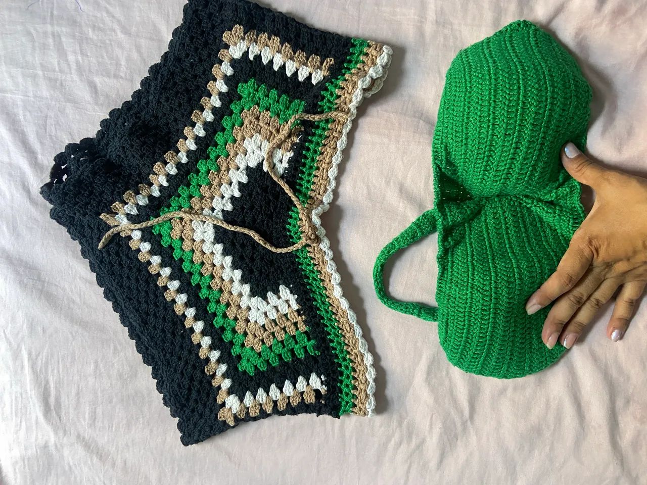 Conjunto de crochê- top e short verde  - Foto 3