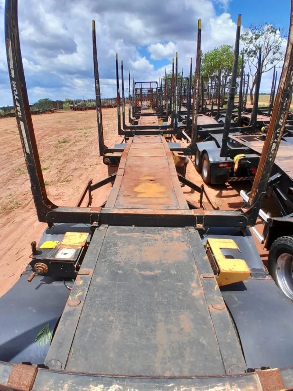 Carreta florestal Tritrem Manos ano 2022 com pneus - Foto 9