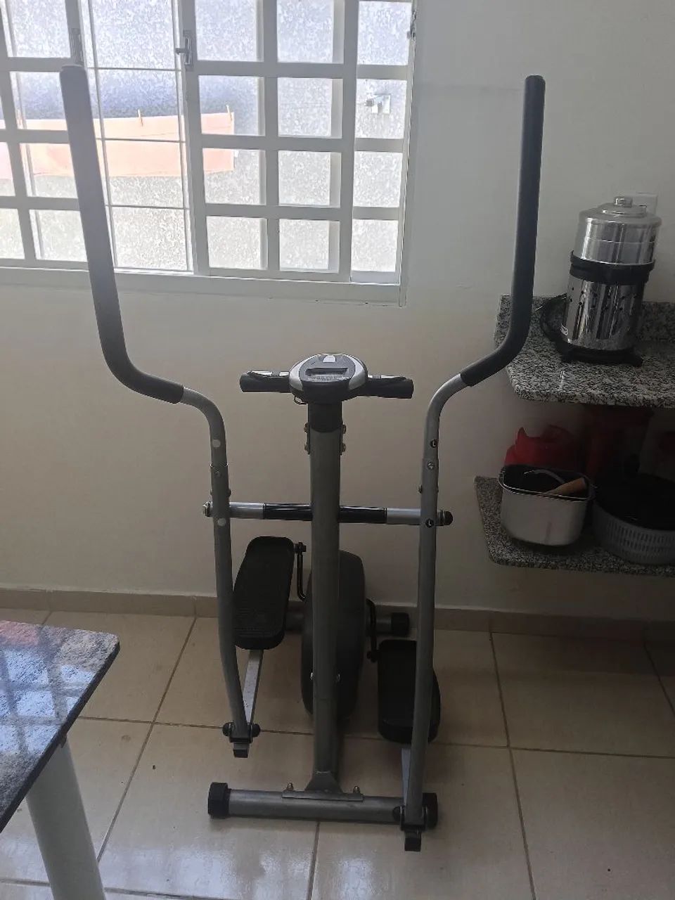 Aparelho Elíptico Athletic Works
