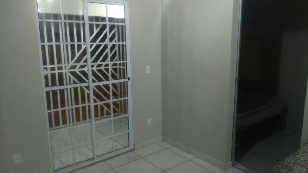 Alugo lindo kitnet próximo a tudo - Foto 2