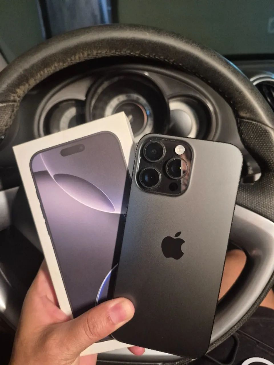 Iphone 16 Pro Max 256GB bateria 100% - Celulares e Smartphones