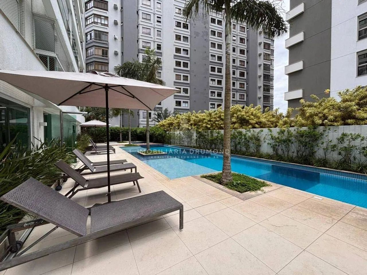 Cobertura com 3 Suítes e 373m² - Agronômica