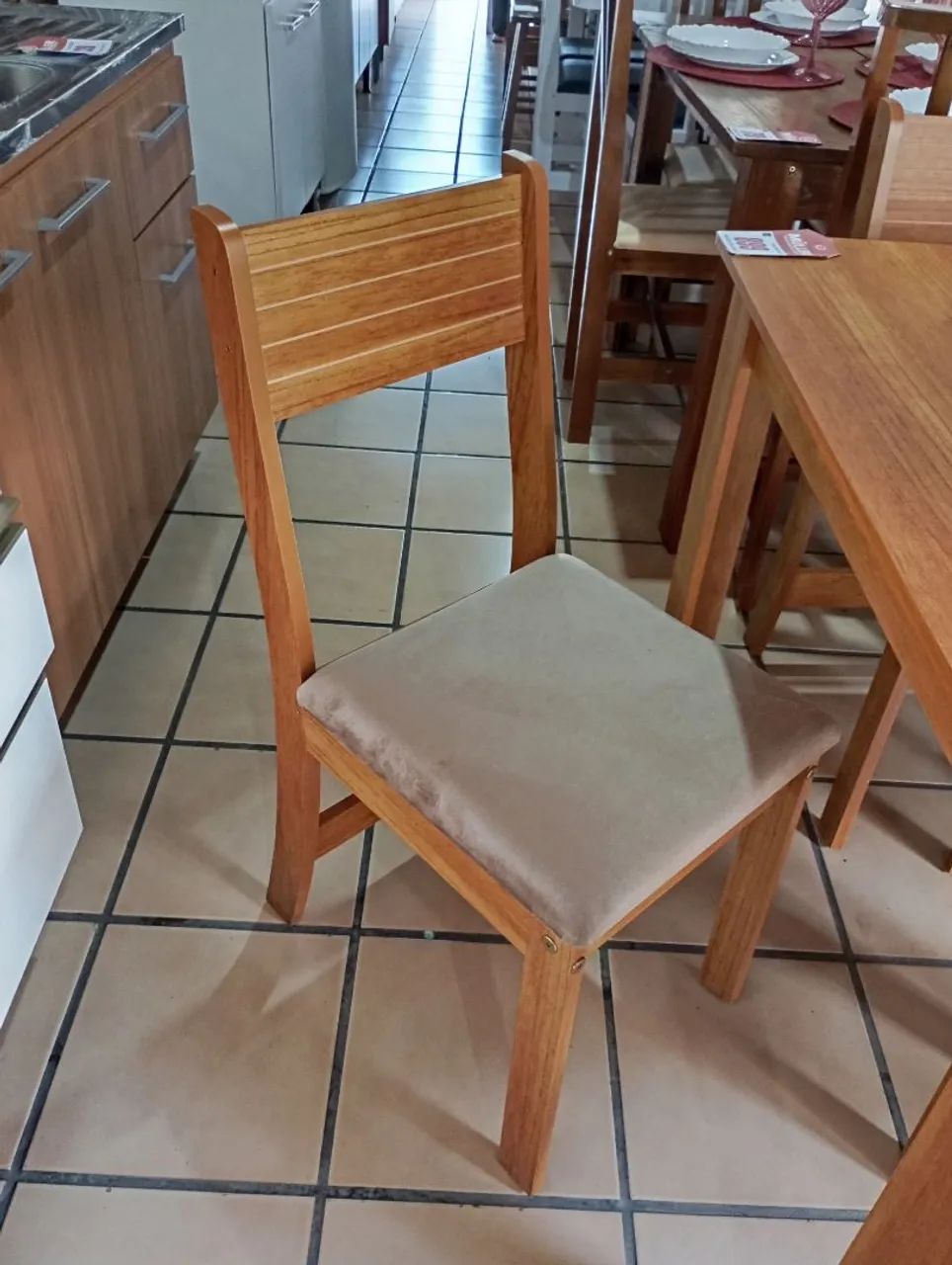 Mesa com 4 cadeiras - Foto 4