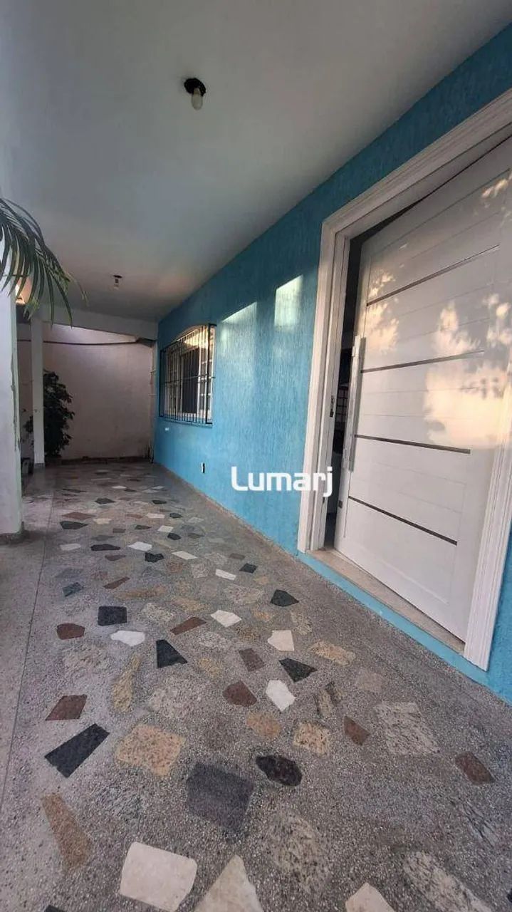 Oportunidade: Ampla Casa com Varanda e Quintal - Foto 3