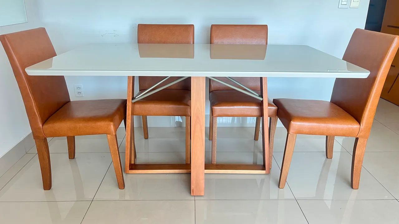 Mesa de madeira completa pronta entrega nova 