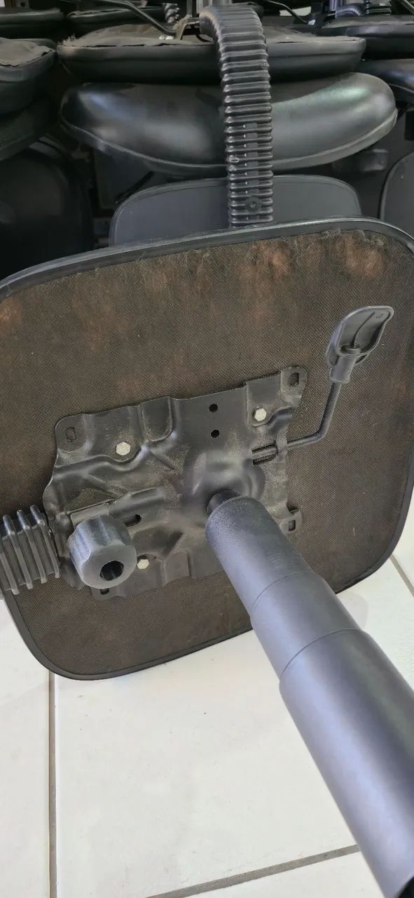 Cadeira Executiva Secretária Escritório Giratória Couro Sintético Preto Ergonômica 120kg - Foto 4