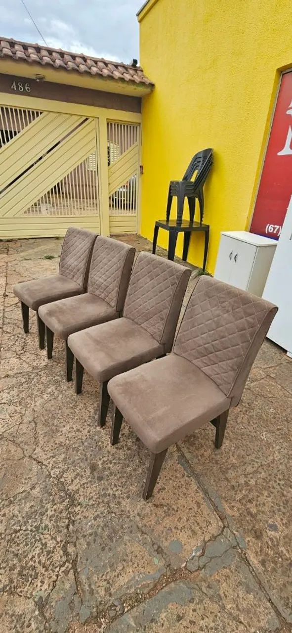 4 cadeiras almofadadas bem conservadas bem firmes - Foto 2