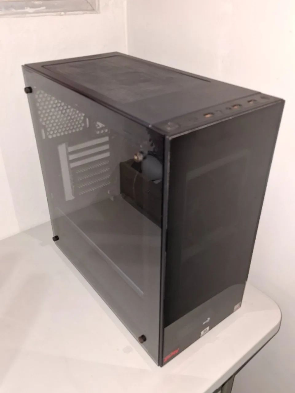 Gabinete AeroCool ATX