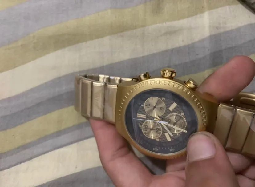 Relogio Swatch Dourado Funcional - Foto 2