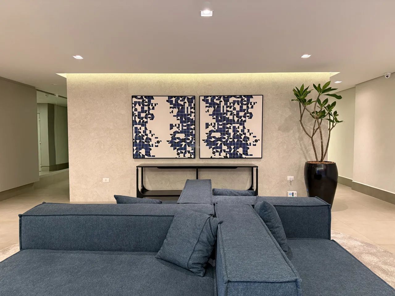 APARTAMENTO NOVO COM 03 SUÍTES À VENDA NO EDIFÍCIO ATHOS - CENTRO DE APUCARANA. - Foto 2