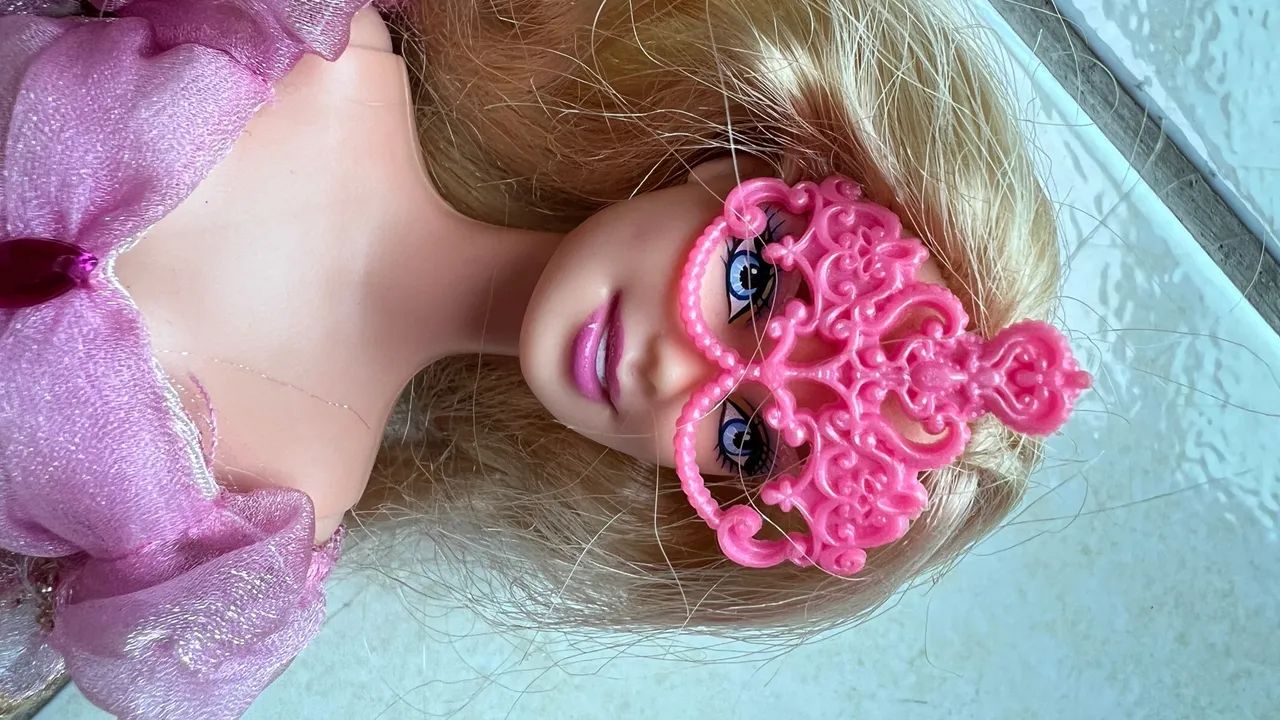 Boneca Barbie mosqueteira - Foto 3