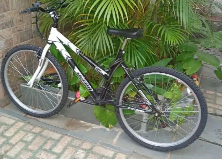 Bike nova aro 26 com 21 marchas