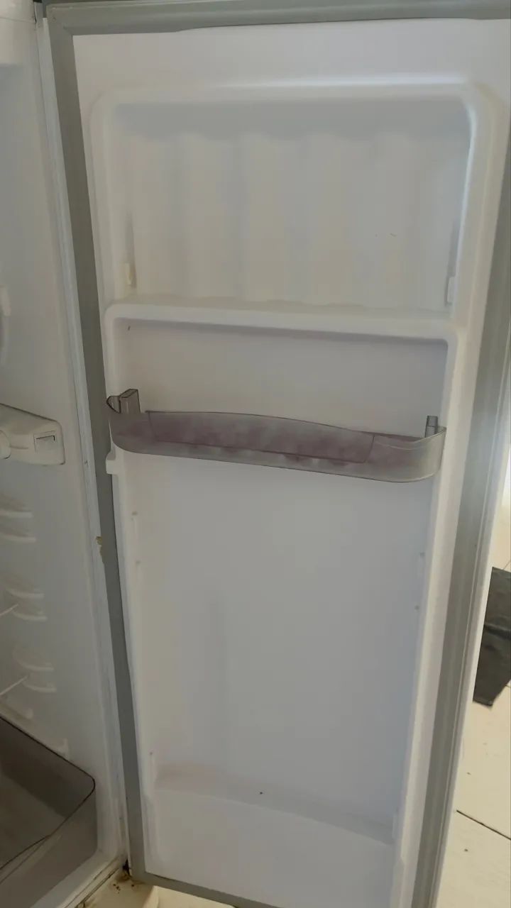 Geladeira Esmaltec - Foto 2