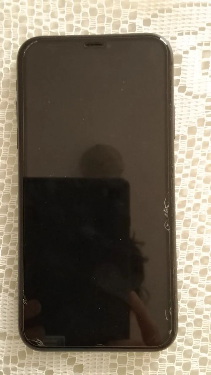 iPhone 11 (O trincado é apenas a película) - Foto 4
