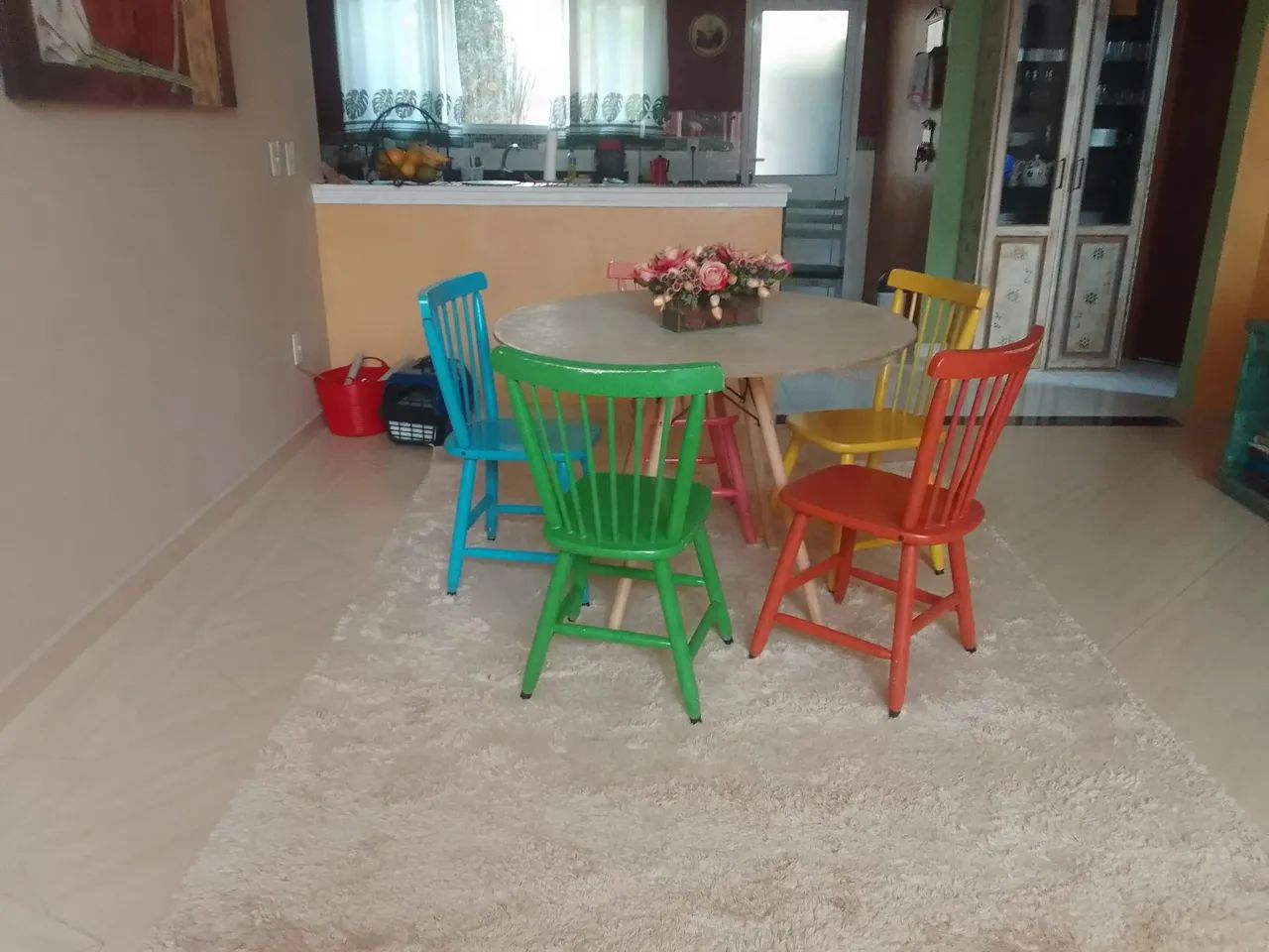 Mesa com 5 cadeiras em bom estado  - Foto 3