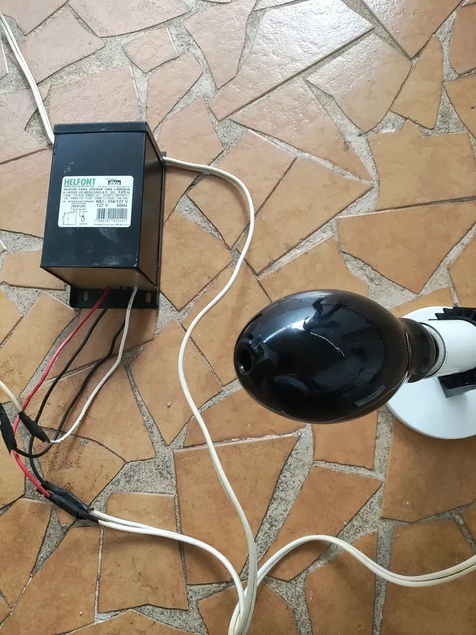 Lâmpada negra com soquete e reator  - Foto 2